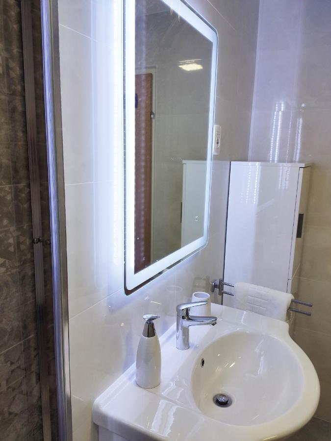 White Studio Apartman Пула Екстер'єр фото