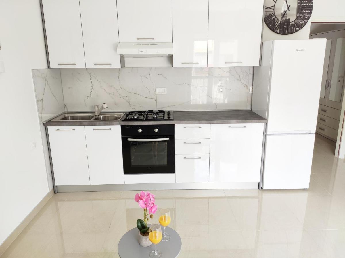 White Studio Apartman Пула Екстер'єр фото
